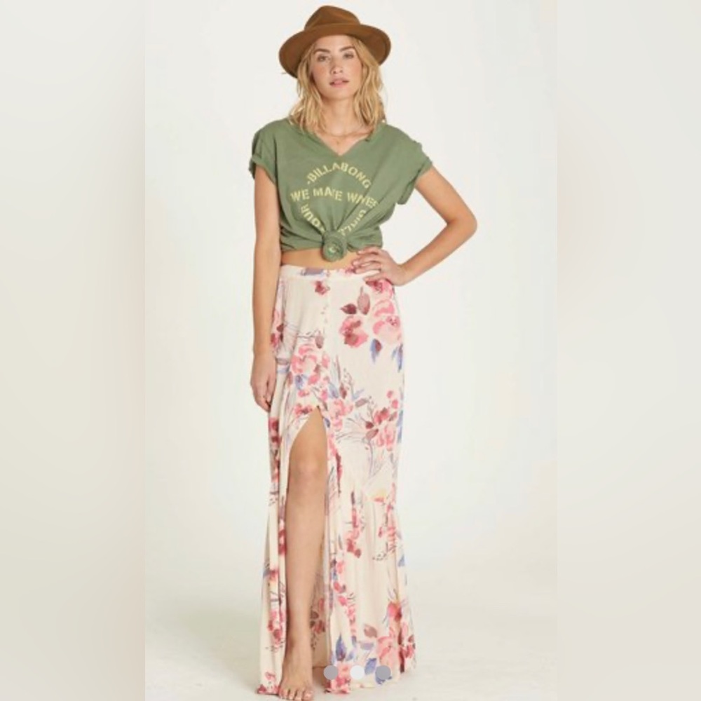 NWOT Billabong Floral Maxi Skirt with Slit